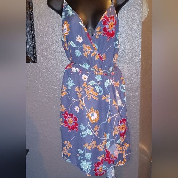 Beautiful blue floral wrap dress XL - Picture 2 of 6